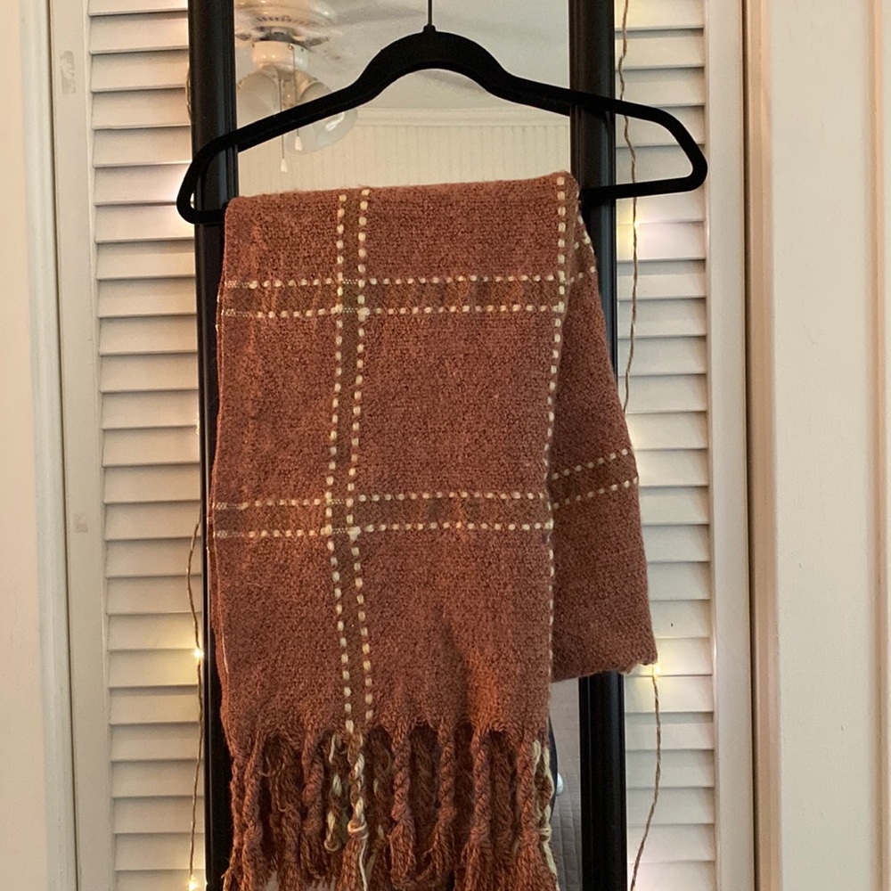 Maurice’s scarf